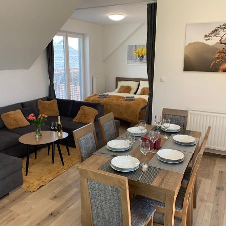 Cozy 2-Bedroom Vacation Apartment With Entire Top Floor Gaj  Exterior foto