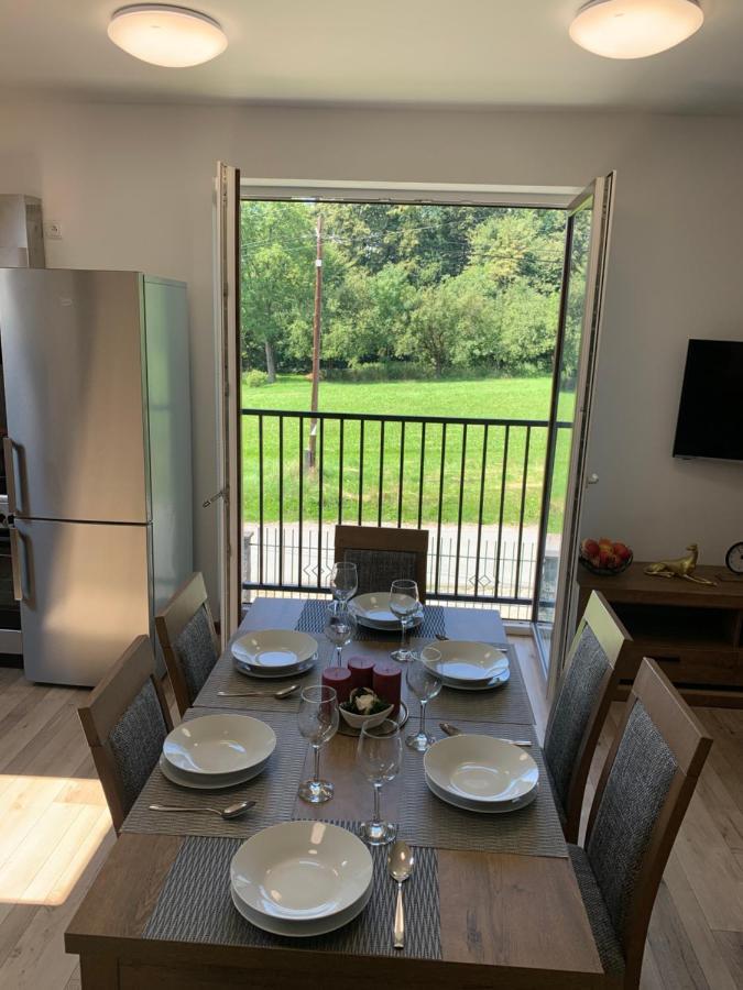 Cozy 2-Bedroom Vacation Apartment With Entire Top Floor Gaj  Exterior foto